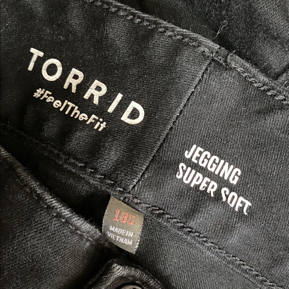 TORRID Super Soft Jeggings size women’s 18 short - Picture 9 of 9